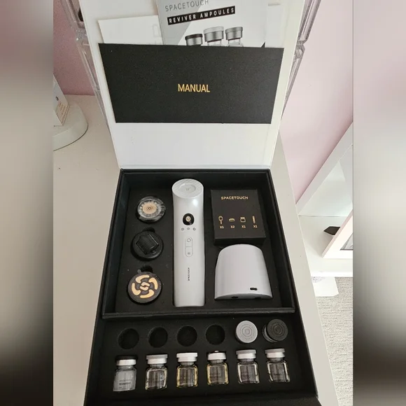 Spacetouch Reviver IR +Red Blue Light/EMS/Microneedling Anti-aging Device - Picture 2 of 2